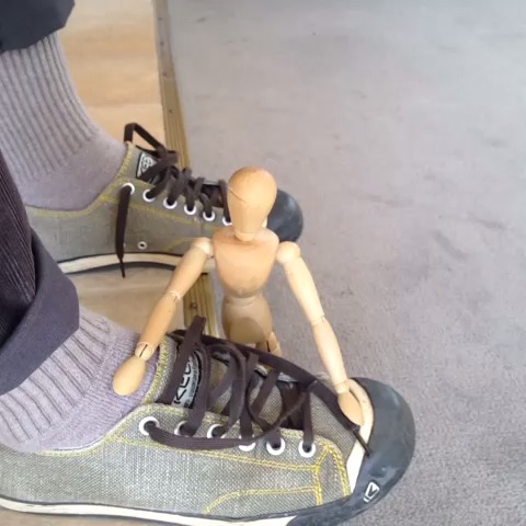 How I tie my shoes, by @origiful #magic :)